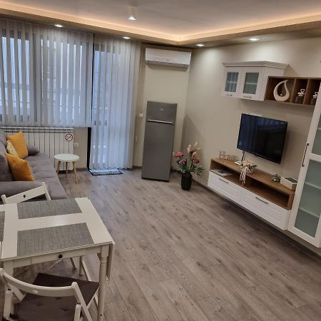 דובריץ Flowers Apartment מראה חיצוני תמונה