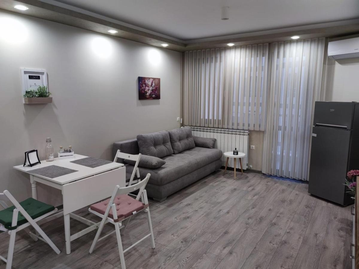 דובריץ Flowers Apartment מראה חיצוני תמונה
